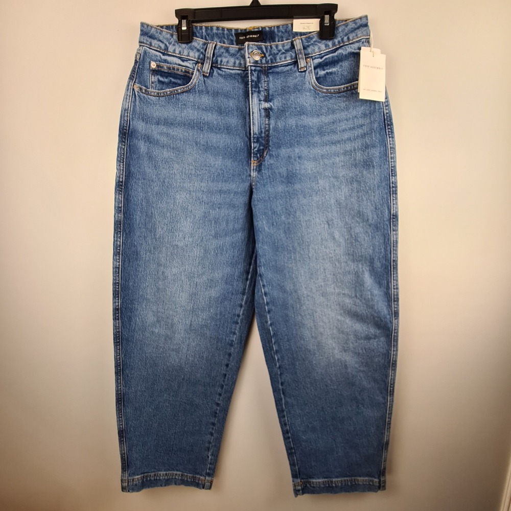Free Assembly Womens Size 12 Mid Rise Wide Hem Barrel Jeans Lt Blue Indigo NWT